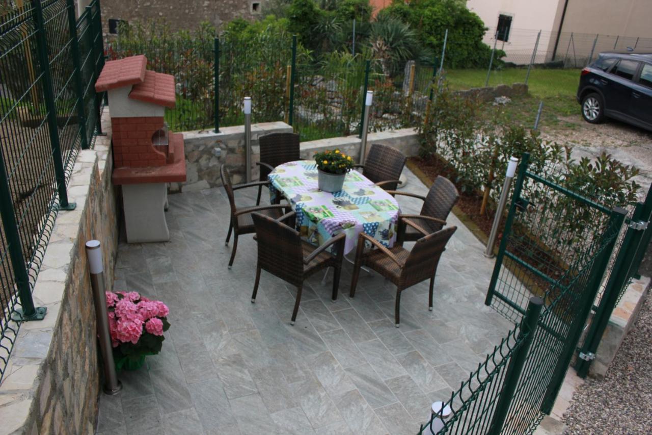 Casa Vacanze Corte Dei Dami Caprino Veronese Exterior photo